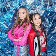 Мила Цветкова, Кира Сулейманова - Фанат