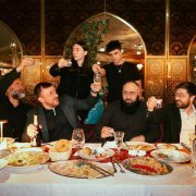 Heronwater, Джон Гарик - Мейхана флоу