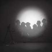 Бонд с кнопкой - Мало было